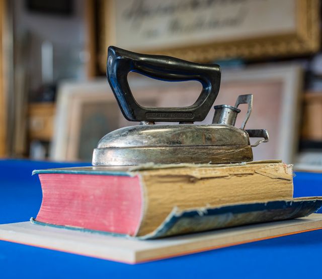 Reparatur antiquarischer Bücher