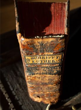 Reparatur antiquarischer Bücher